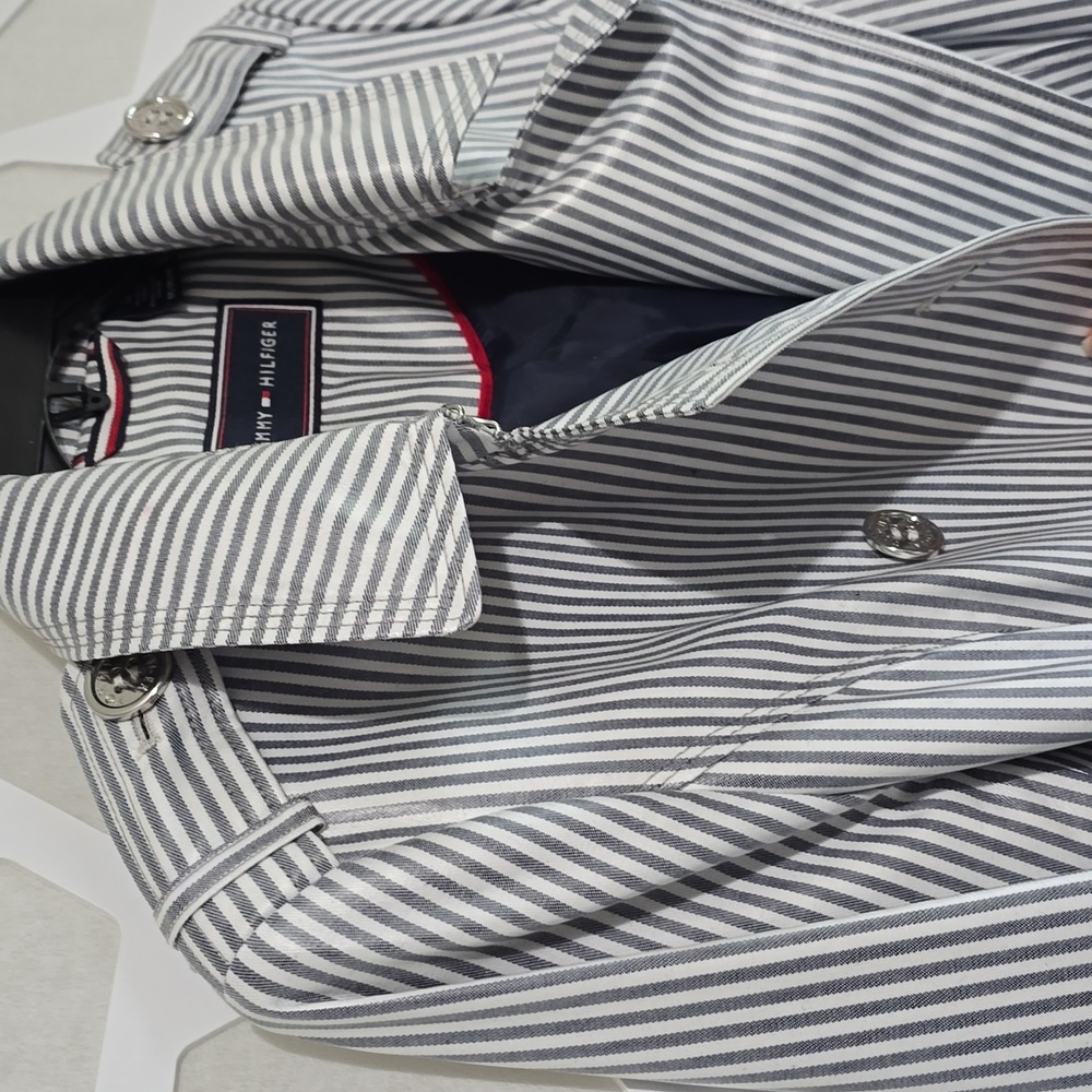 NWT  Tommy Hilfigure Coat Rain Jacket M Medium Stripes Blue White Natical